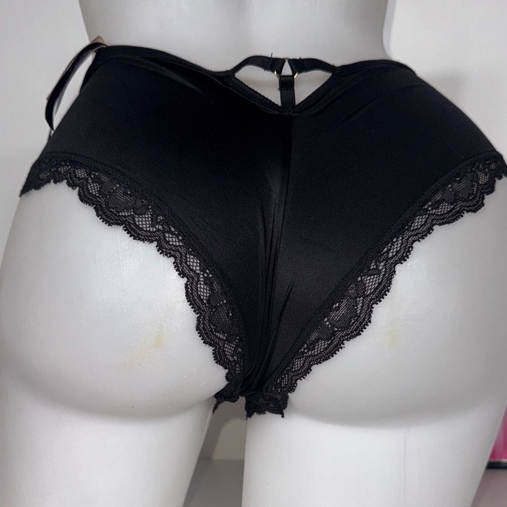 🔥Victoria's Secret Black Lace Panties cheeky Sz M NWT - Picture 2 of 3